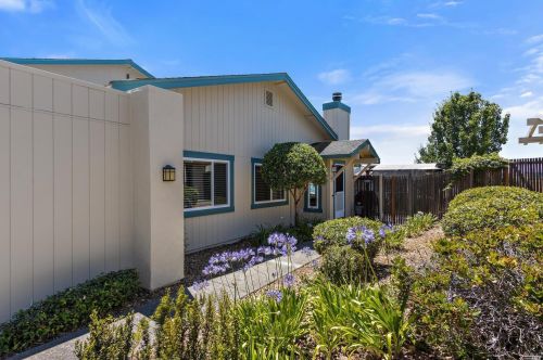 1480 London Cir, Benicia, CA 94510-1351