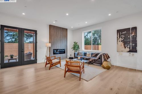 19525 Forest Ave, Hayward CA  94546-3519 exterior