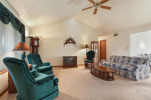 415 Spruce Dr, Cato, WI 54230-9755