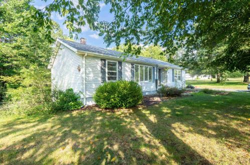 9 Maple Ln, Hinsdale, NH 03451-2402