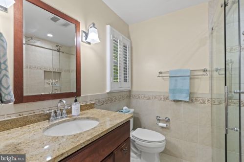 10809 Dayflower Ct, Herndon VA  20191-5109 exterior