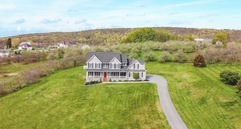 6 Austin Way, Marlborough NY  12542-5539 exterior