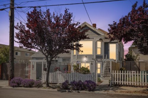 966 61st Pl, Oakland, CA 94608-1341
