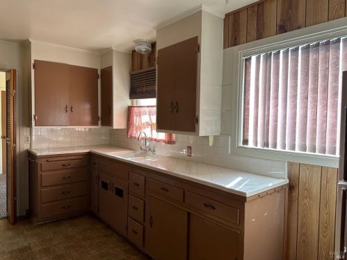 511 Yulupa Ave, Santa Rosa CA  95405-6802 exterior