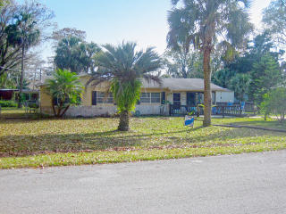 56320 Hazelnut Rd, Astor, FL 32102-2208