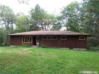 240 Daley Rd, Fairport, NY 14450-9524