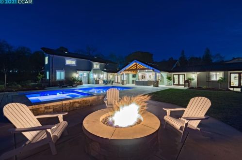 1701 Liahona Ln, Danville, CA 94526-1538
