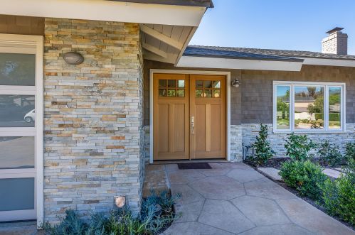 718 Calabria Dr, Santa Barbara CA  93105-4506 exterior
