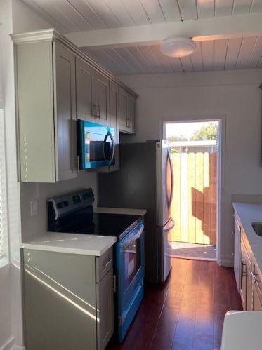 1001 Furlong St, Belmont CA  94002-2807 exterior