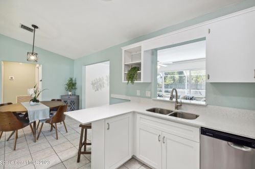 468 Tulip Dr, Sebastian FL  32958-5564 exterior