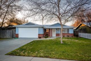 345 Encore Dr, Hanford, CA 93230-1284