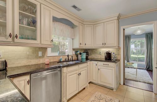 963 Governors Ct, Mount Pleasant SC  29464-9257 exterior