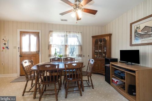 909 Sycamore Dr, Lansdale PA 19446-1722 exterior