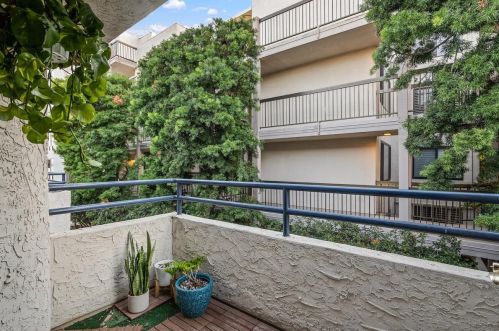 1155 Pacific Beach Dr, San Diego CA  92109-5149 exterior