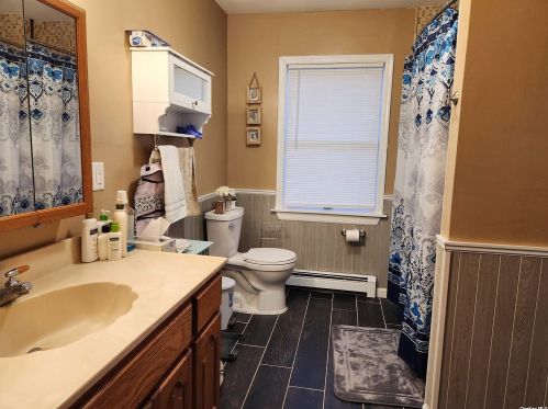 246 Litchfield Ave, Babylon NY  11702-2037 exterior