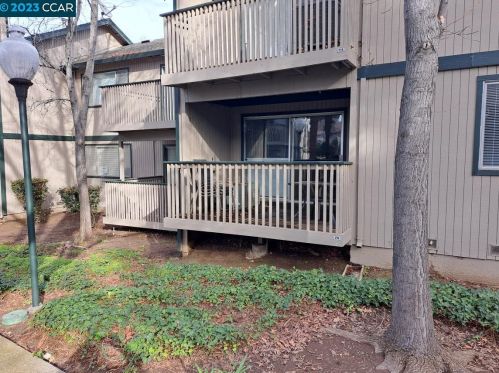 711 Chadwick Ln, West Pittsburg CA  94565-6607 exterior
