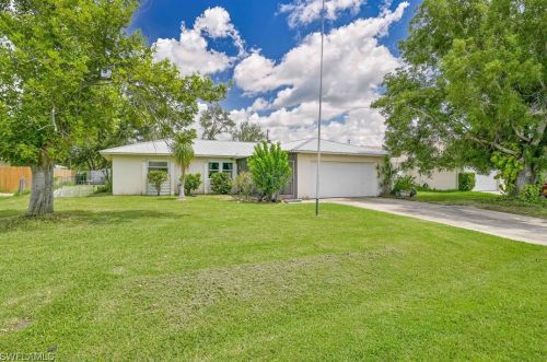 1023 4th Ter, Cape Coral, FL 33990-2653