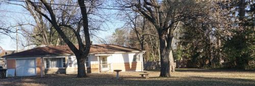 21 Fraser Ln, Hobart, IN 46342-3446