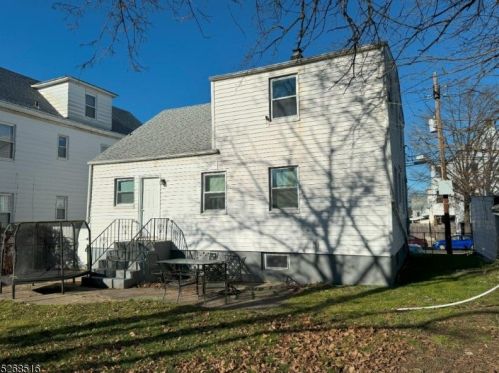 472 21st St, Paterson, NJ 07513-2614