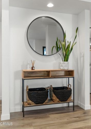 1913 Majorca Dr, Oxnard CA 93035-3648 exterior