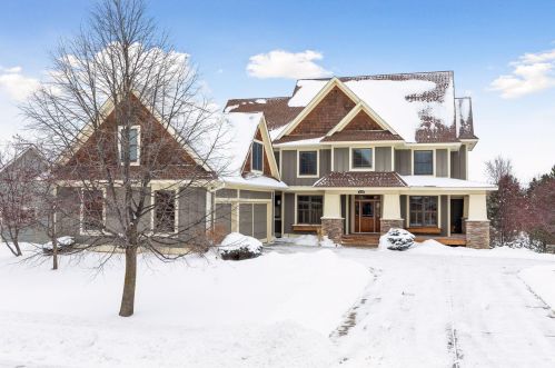 3048 Arden Pl, Saint Paul, MN 55129-5211