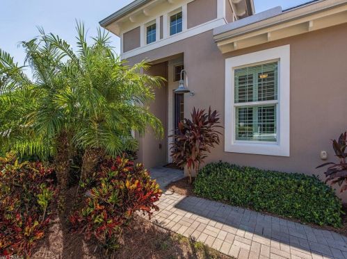 7104 Dominica Dr, Naples, FL 34113