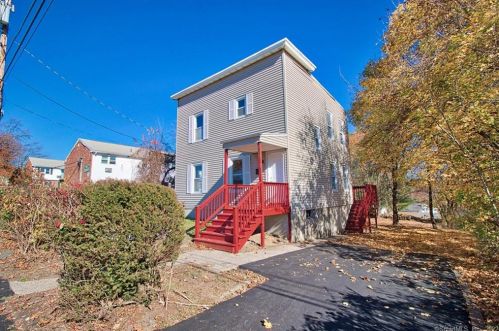 126 Hillcrest Ave, Waterbury, CT 06705-2909