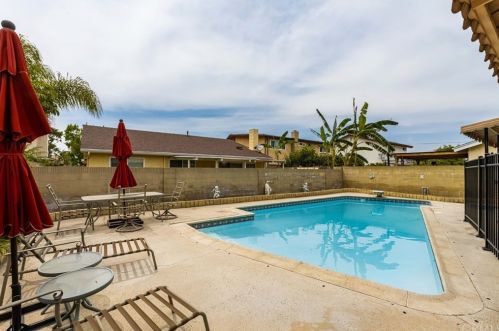 7551 Anthony Cir, Buena Park CA  90623-1510 exterior