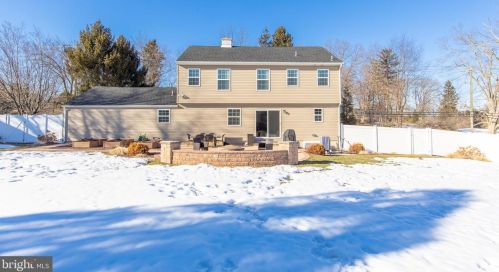 103 Dolington Rd, Yardley PA 19067-2621 exterior