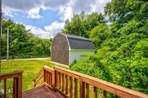 21 Belfield Dr, Providence RI  02919-1801 exterior