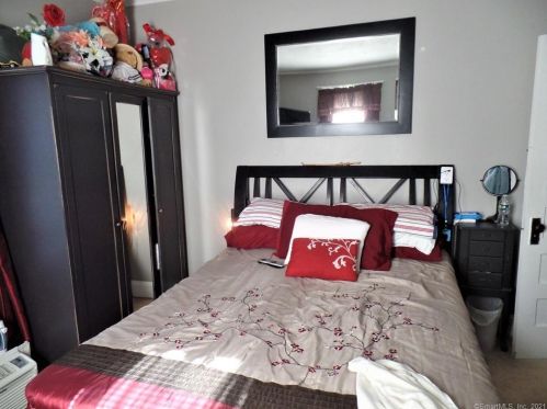 71 Merchant St, Bridgeport CT  06604-2214 exterior