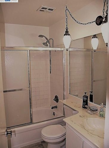 25083 Oakridge Ct, Hayward CA  94541-6938 exterior