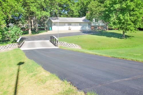 575 5th Ave, Melrose, MN 56352-1105