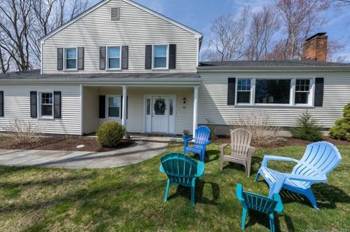 32 Far Horizon Dr, Bridgeport, CT 06612-1907