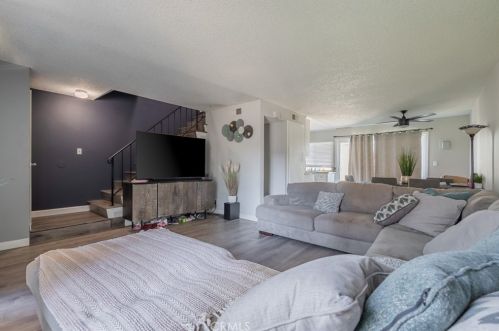 17730 Regency Cir, Bellflower CA  90706-7005 exterior