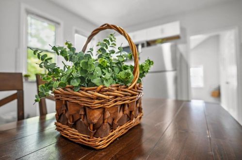 181 Mount Pleasant Ave, Providence RI  02908-3917 exterior