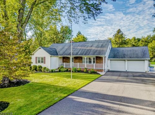 1751 Circle Dr, Martinsville NJ  08836-2148 exterior