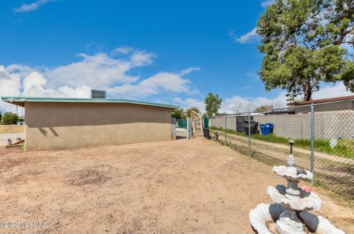 4801 Camino De La Plz, Tucson AZ  85714-3125 exterior