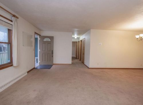 305 Ellwood St, Dodgeville, WI 53533-1707