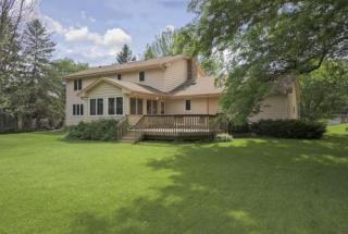 2740 Everest Ln, Minneapolis, MN 55447-1715