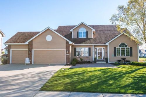 2721 144th St, Des Moines, IA 50323-2030