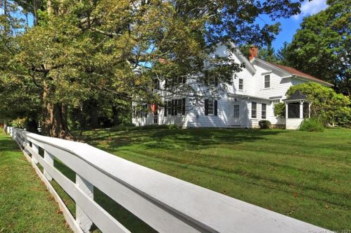 354 Moose Hill Rd, Upper Stepney CT  06468-2404 exterior