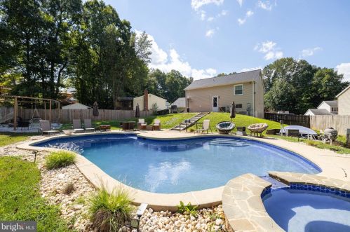 14277 Sonnette Ct, Woodbridge VA  22193-3423 exterior