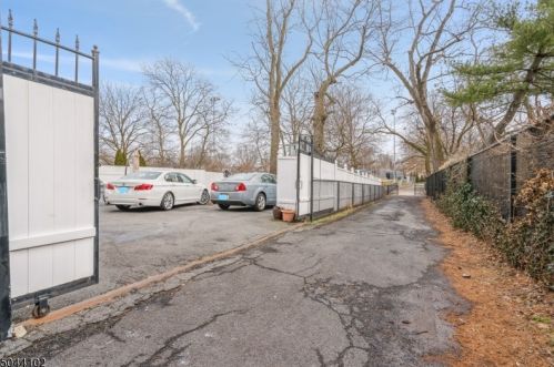 82 Montgomery St, Bloomfield NJ  07003-6064 exterior