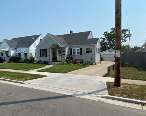 7533 28th Ave, Kenosha, WI 53143-5617