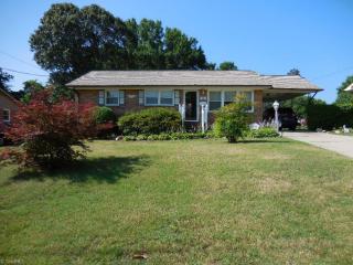715 Savannah St, Greensboro, NC 27406-3518