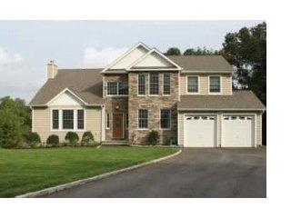 31 Ferraro Dr, Holbrook, NY 11741-5321