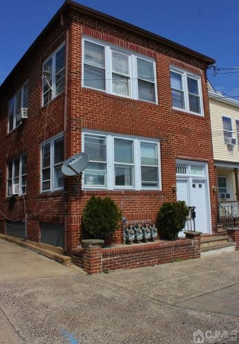 358 Lawrie St, Perth Amboy, NJ 08861-3394