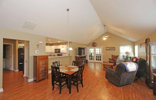209 Tamarack Dr, Mount Vernon, OH 43050-5004