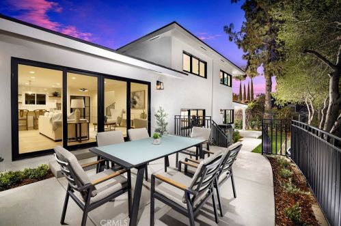 635 Oak Crest Dr, Sierra Madre CA  91024-1130 exterior